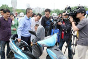 “科技部副部长称温州动车事故与速度无直接关系”
