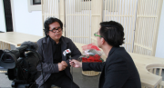 “杭州3月好春光 一叶扁舟红梅翠竹”