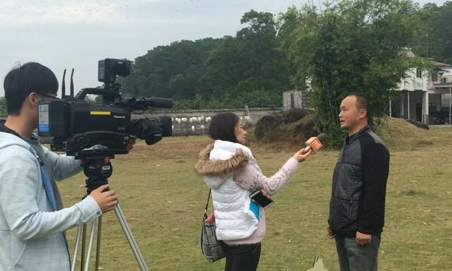 “40多名来昆游客食物中毒住院 经治疗后均无生命危险”