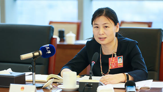 “户外人AA制五大体上”